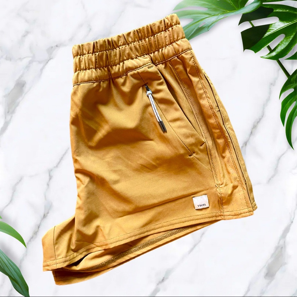 Vuori 4” Recreation Shorts in Golden brown